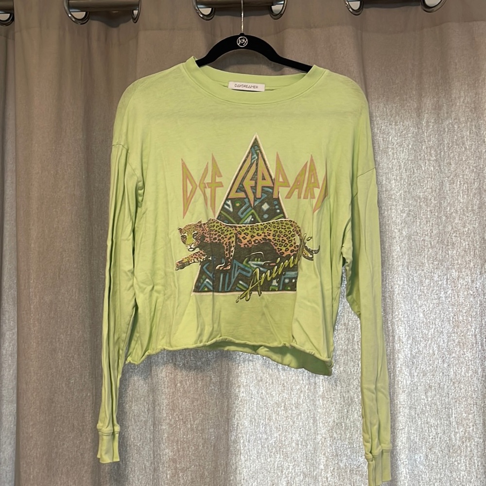 SOLD**DAYDREAMER Def Leppard cropped tee